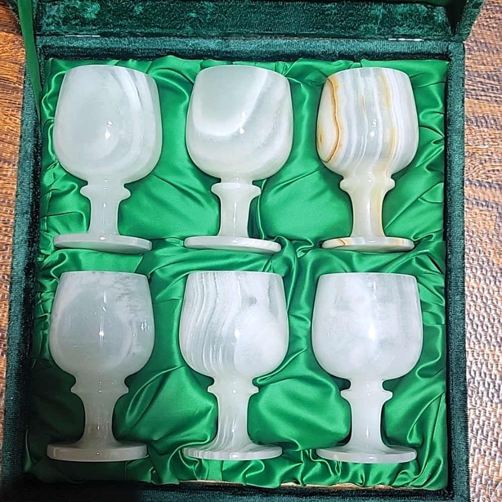 Onyx wine glass set